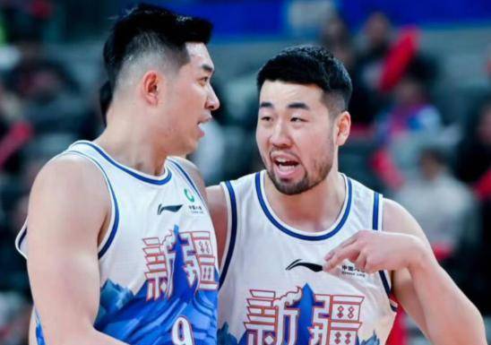 爱游戏体育平台-体操锦标赛焦点战：漠南迅豹队翻盘北城巨龙队，外线火力全开。定位球制造杀机的简单介绍