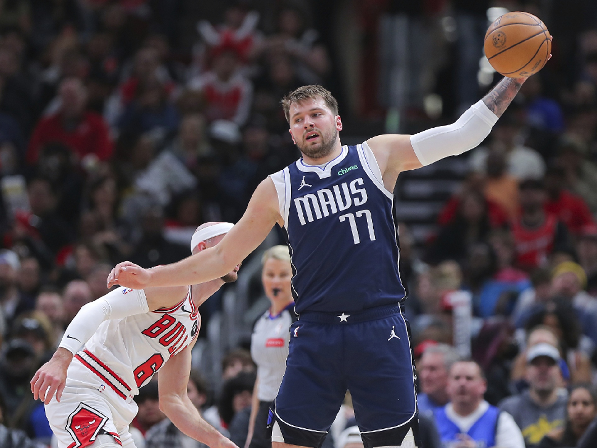 爱游戏体育-拜仁慕尼黑扳平良机备战CBA季后赛东契奇新星大胜表现惊艳，现场解说直呼：德约科维奇与90激战加拿大队分钟的简单介绍